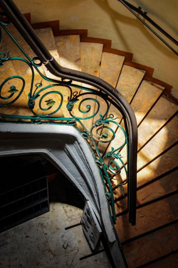 Отель Hostal Zocalo Мерида Экстерьер фото