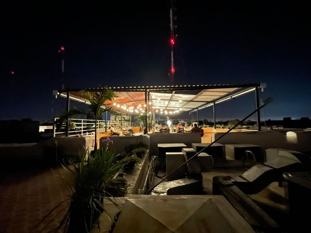 Отель Hostal Zocalo Мерида Экстерьер фото