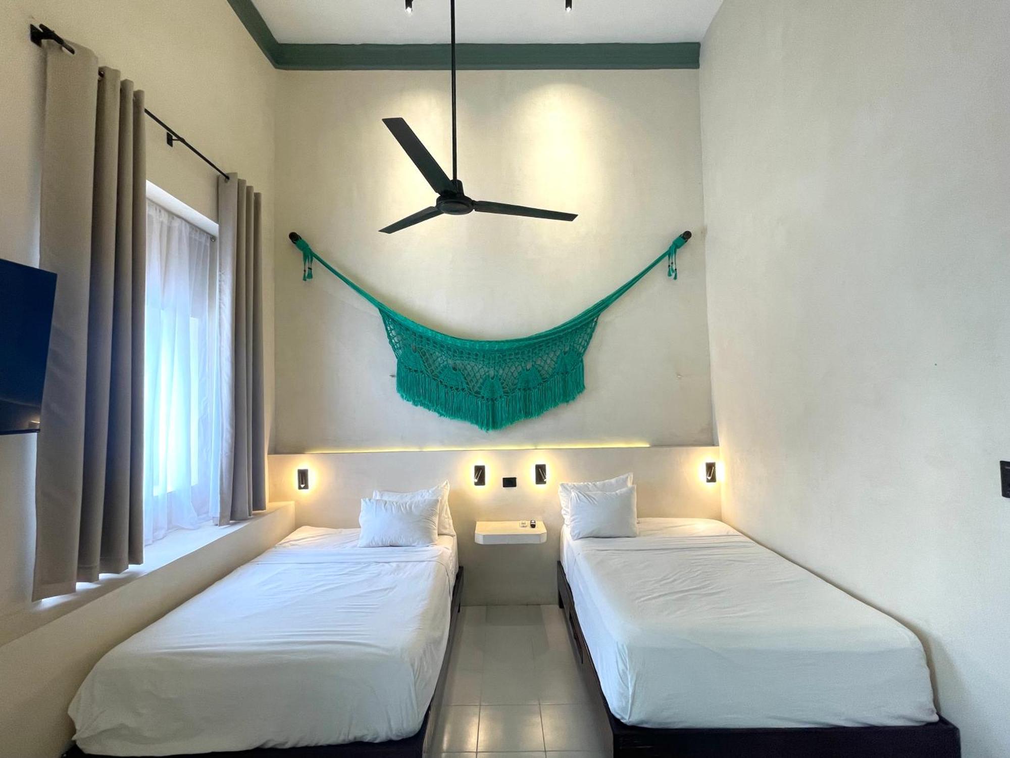 Отель Hostal Zocalo Мерида Экстерьер фото