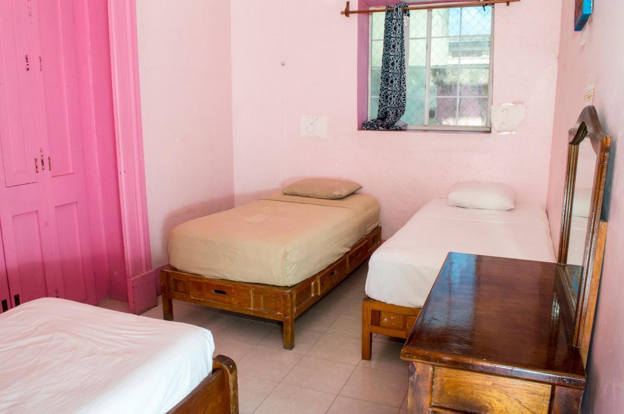 Отель Hostal Zocalo Мерида Экстерьер фото