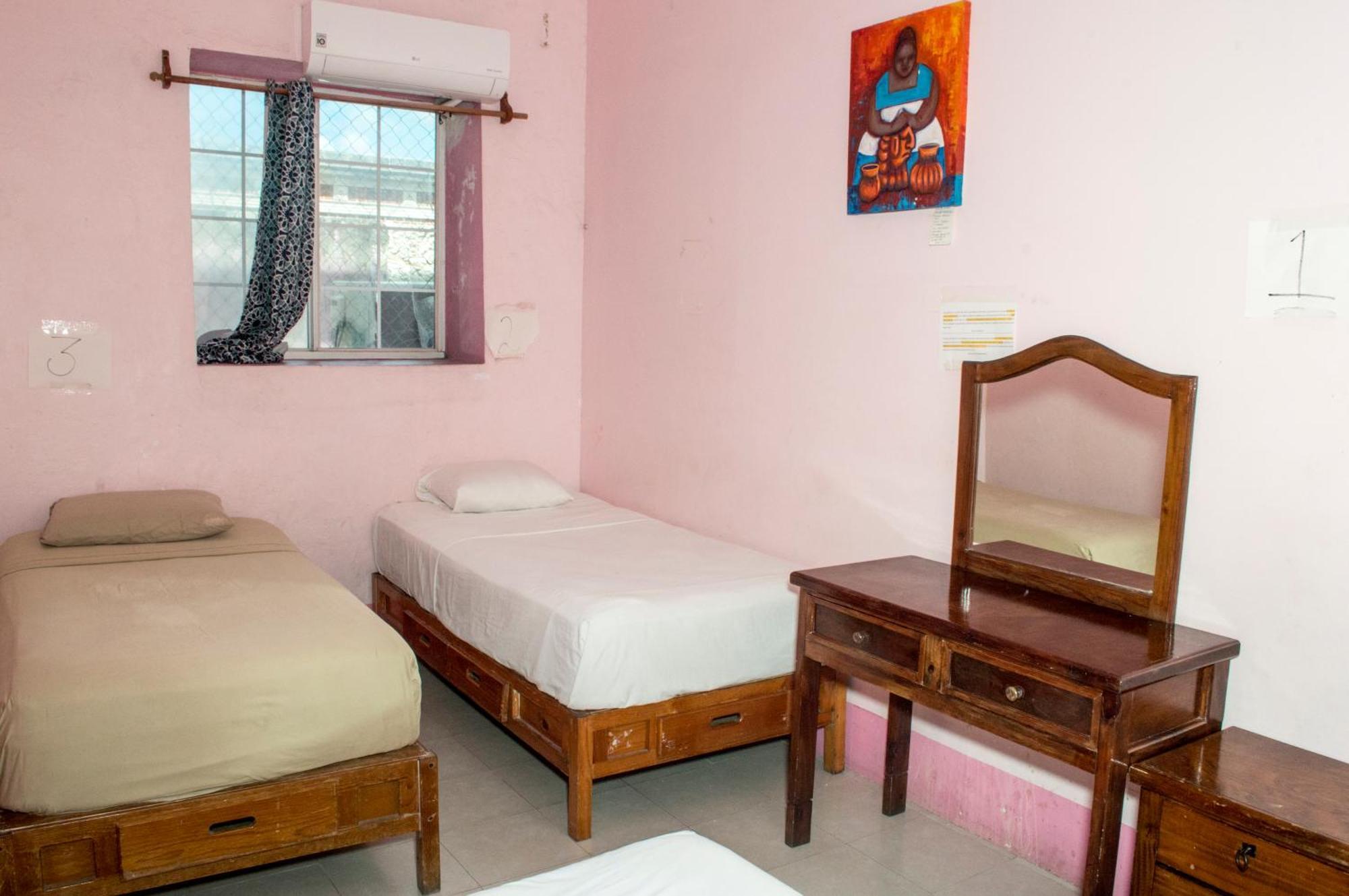 Отель Hostal Zocalo Мерида Экстерьер фото