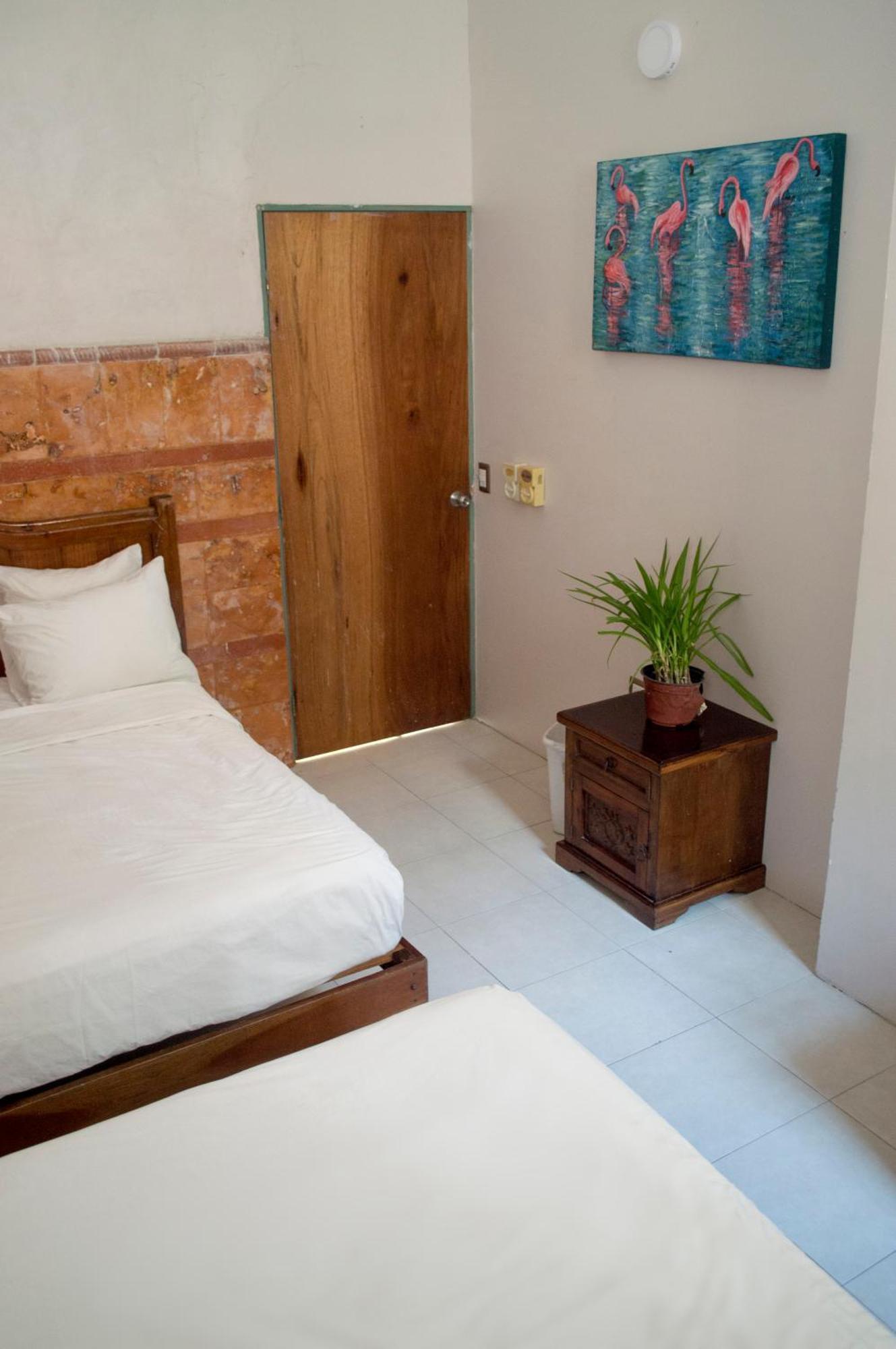 Отель Hostal Zocalo Мерида Экстерьер фото
