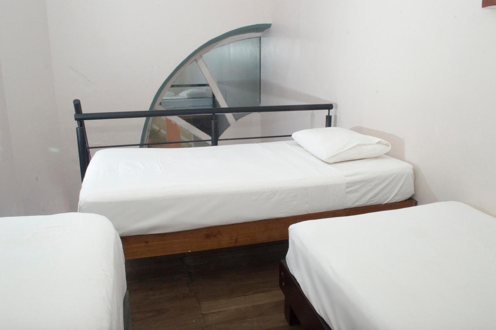 Отель Hostal Zocalo Мерида Экстерьер фото