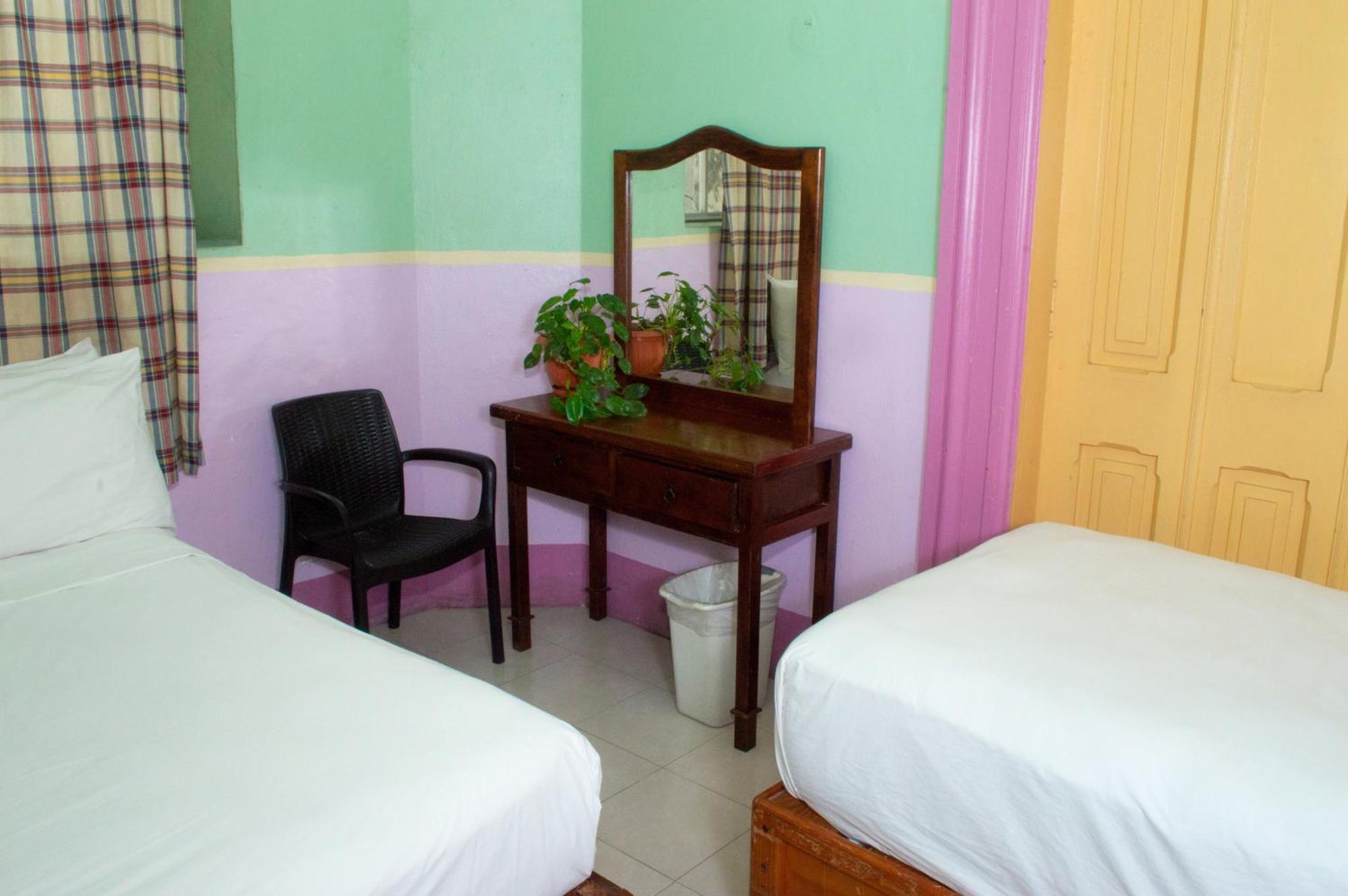 Отель Hostal Zocalo Мерида Экстерьер фото