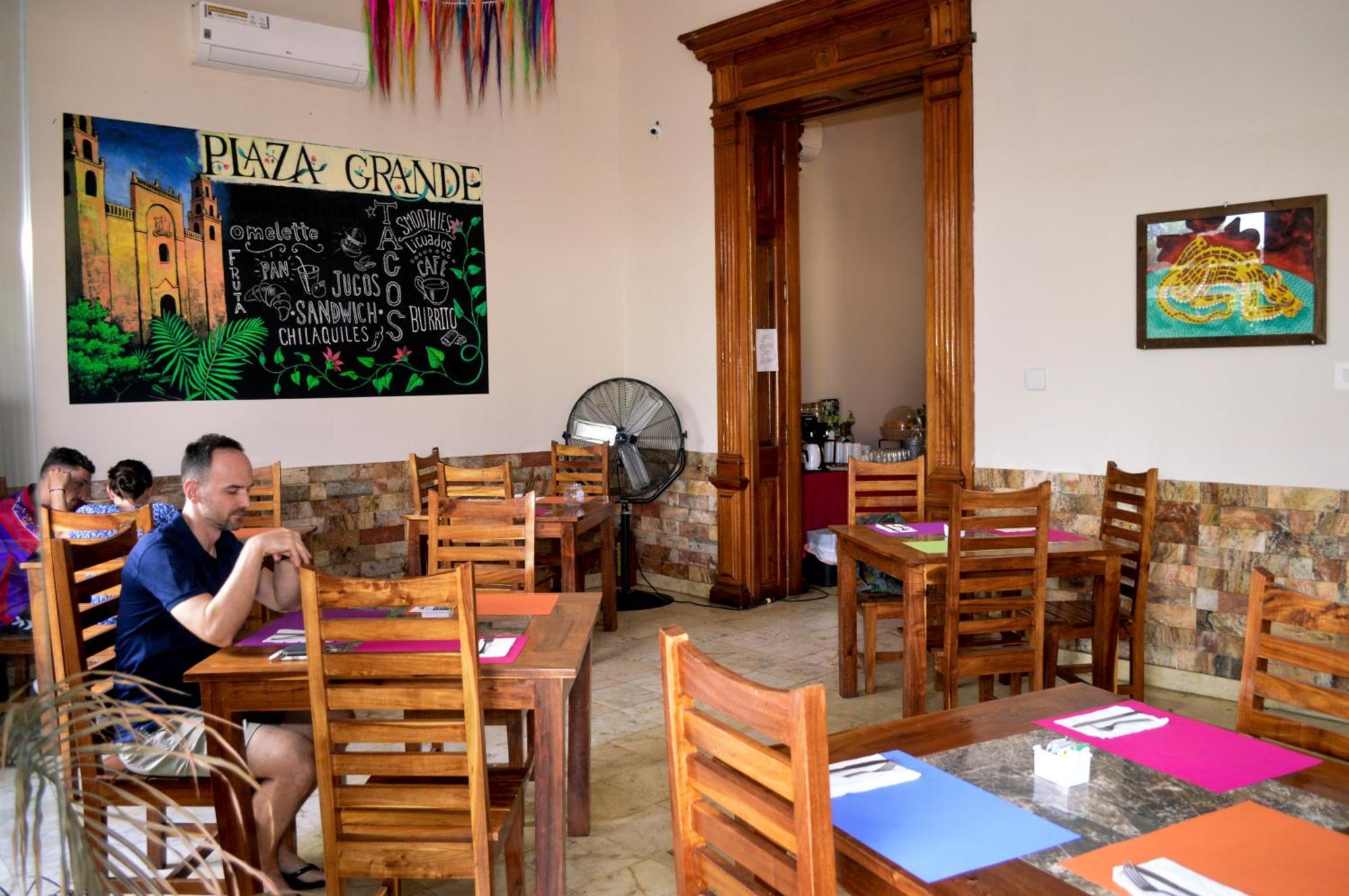 Отель Hostal Zocalo Мерида Экстерьер фото