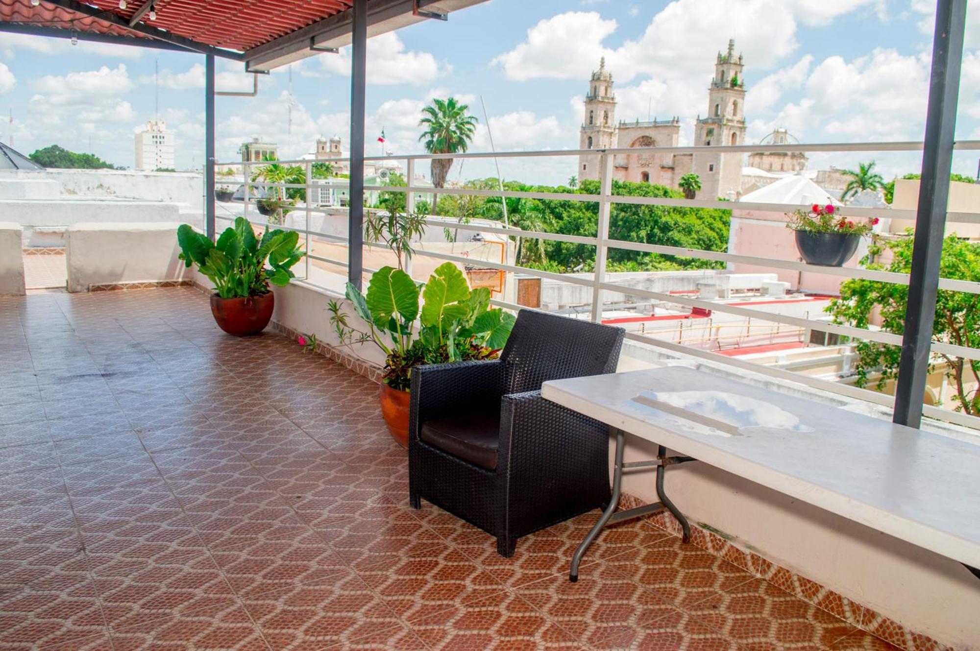 Отель Hostal Zocalo Мерида Экстерьер фото
