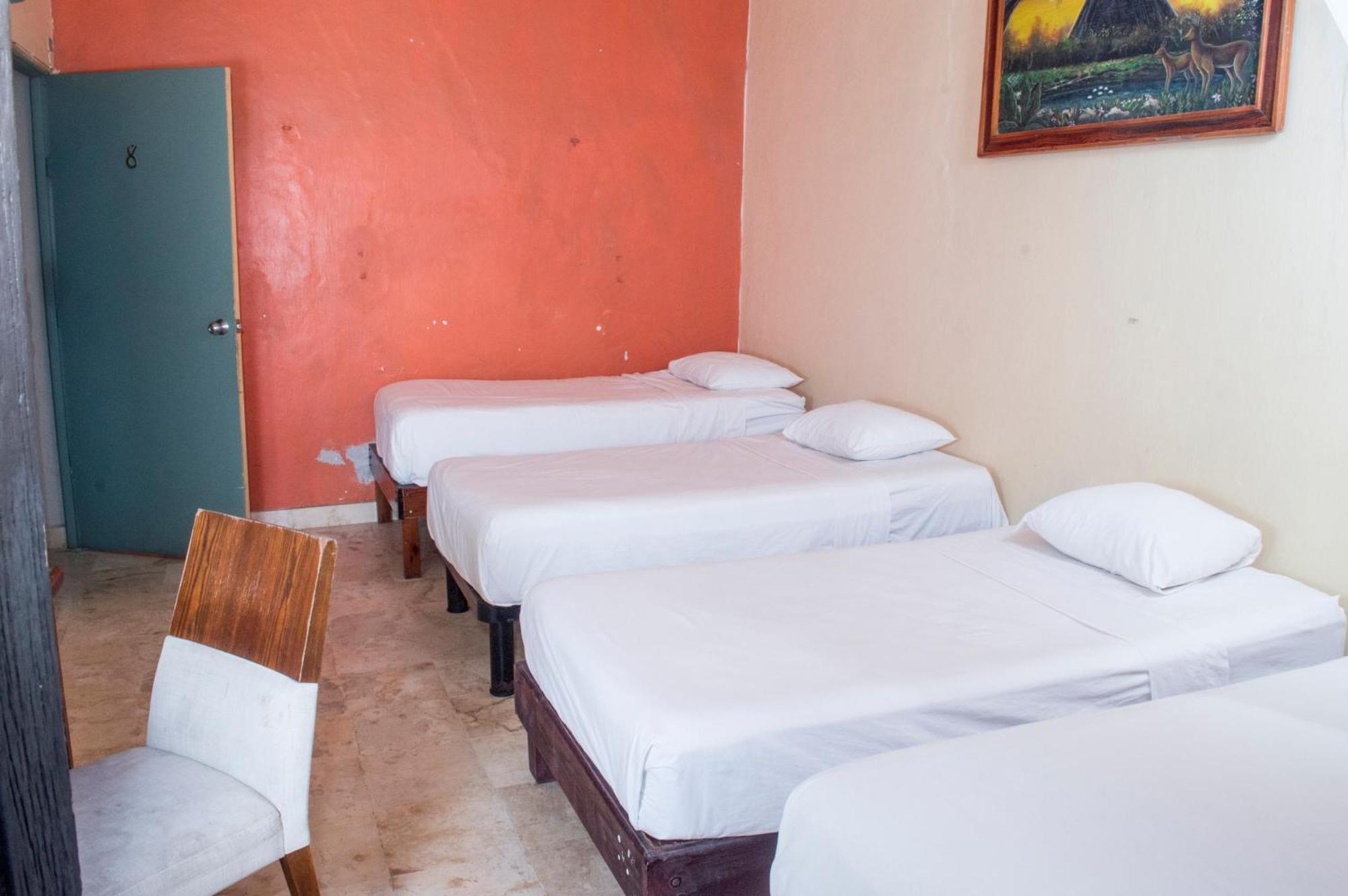 Отель Hostal Zocalo Мерида Экстерьер фото